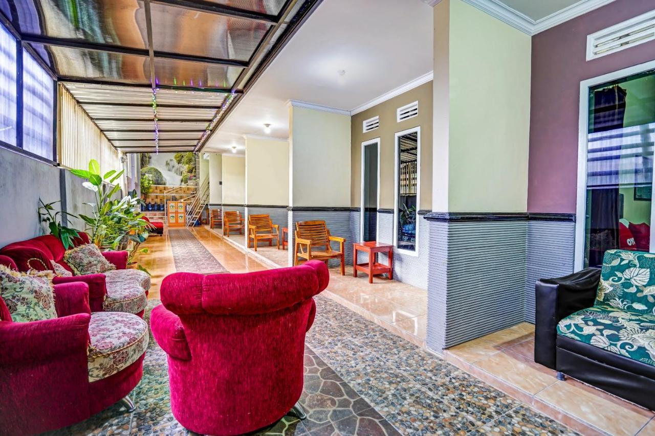 Super Oyo 90642 Lancar Homestay Syariah Tlekung Εξωτερικό φωτογραφία