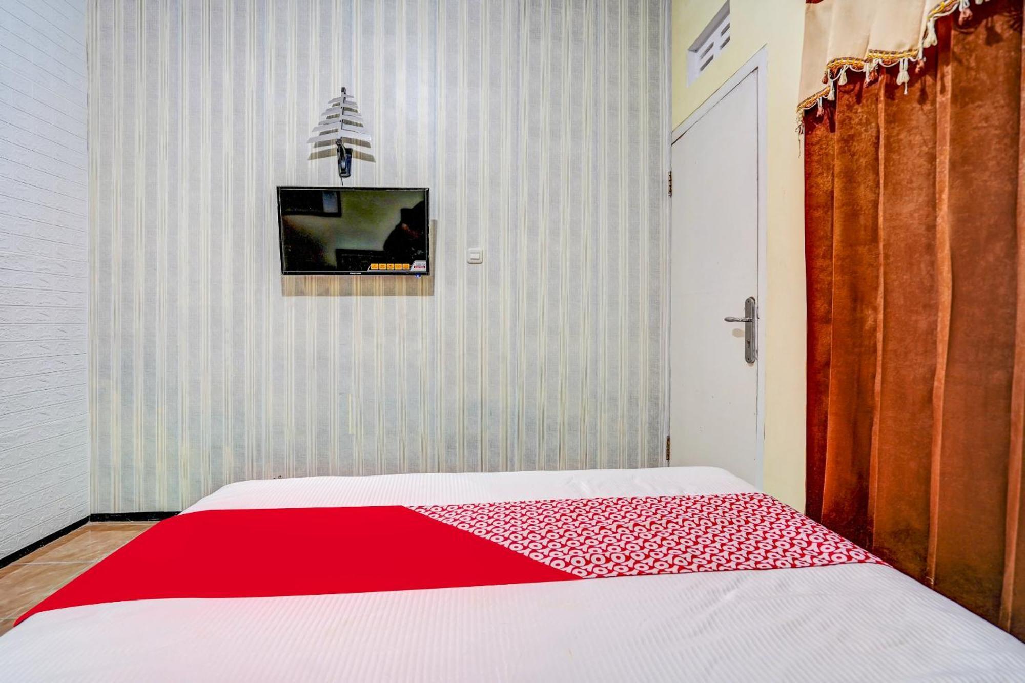 Super Oyo 90642 Lancar Homestay Syariah Tlekung Εξωτερικό φωτογραφία